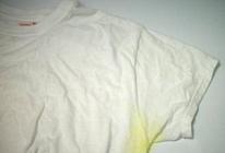 Домашняя химчистка: как убрать белые пятна от дезодоранта у подмышек на одежде