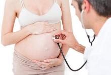Почему болит пупок при беременности и когда беспокоиться?